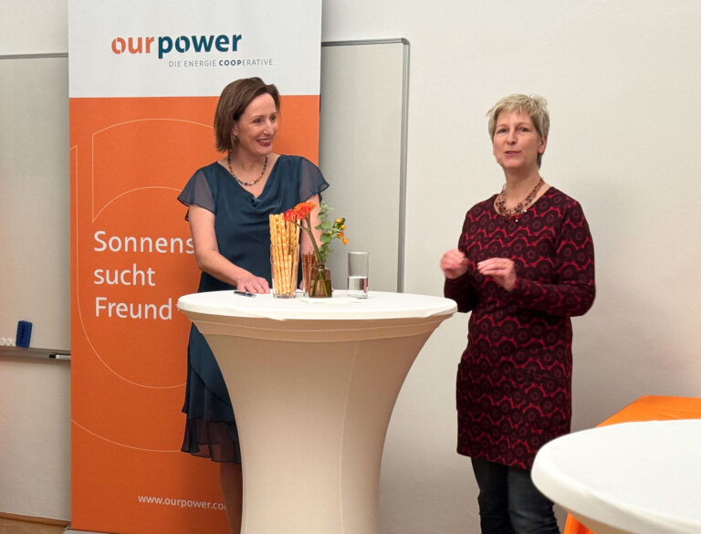 Ursula Seethaler im Dialog mit Hemma Bieser, Vorständen von OurPower.